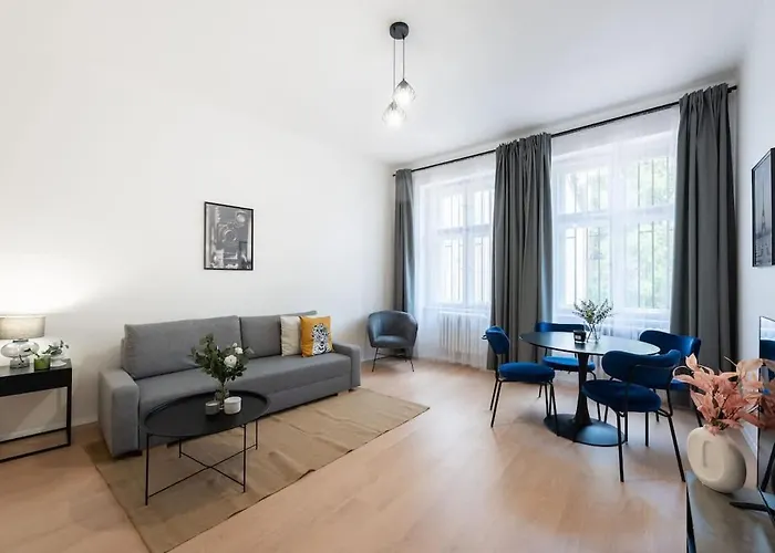 Urban 2Br Haven With Sofa Bed In Central Prague