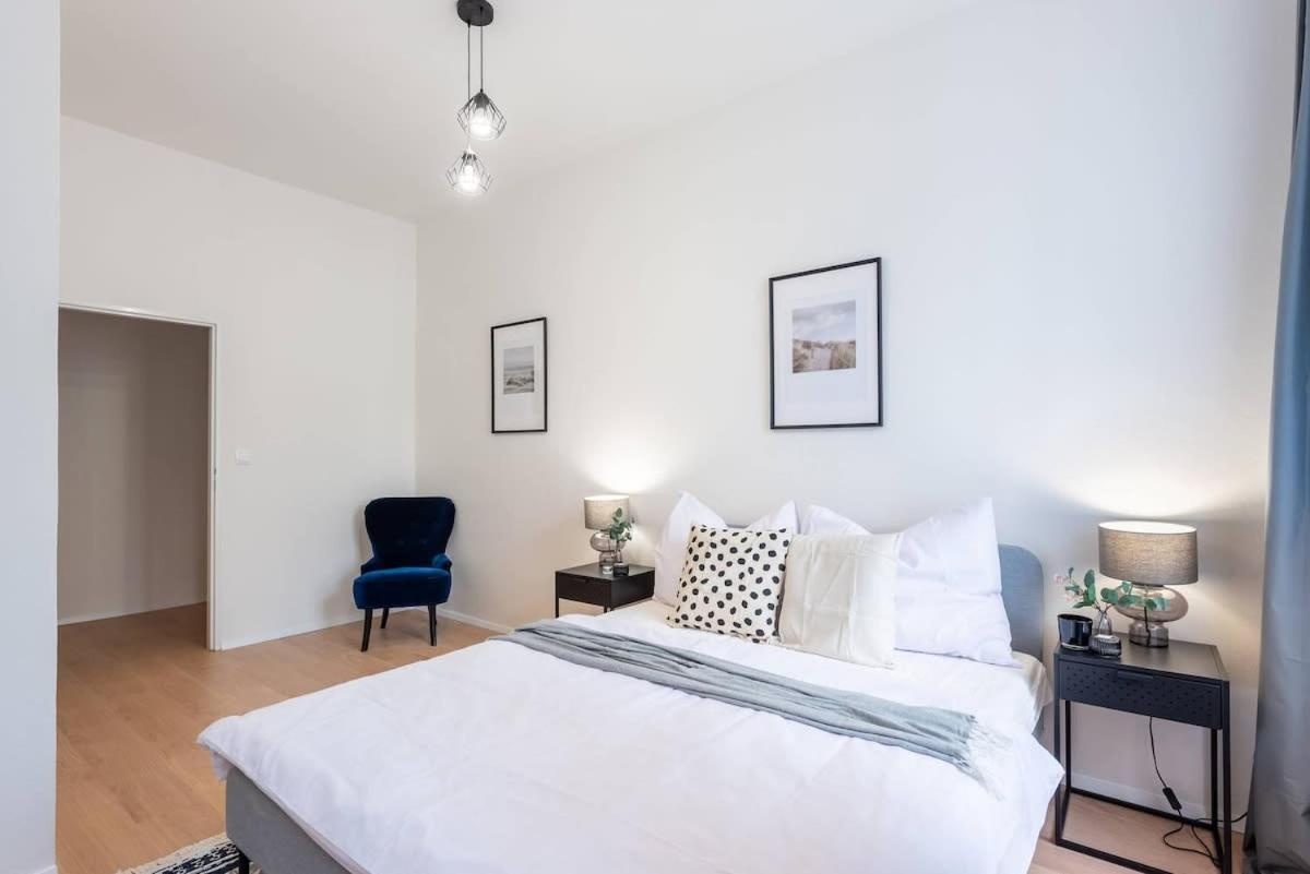Apartment Urban 2br Haven With Sofa Bed In *